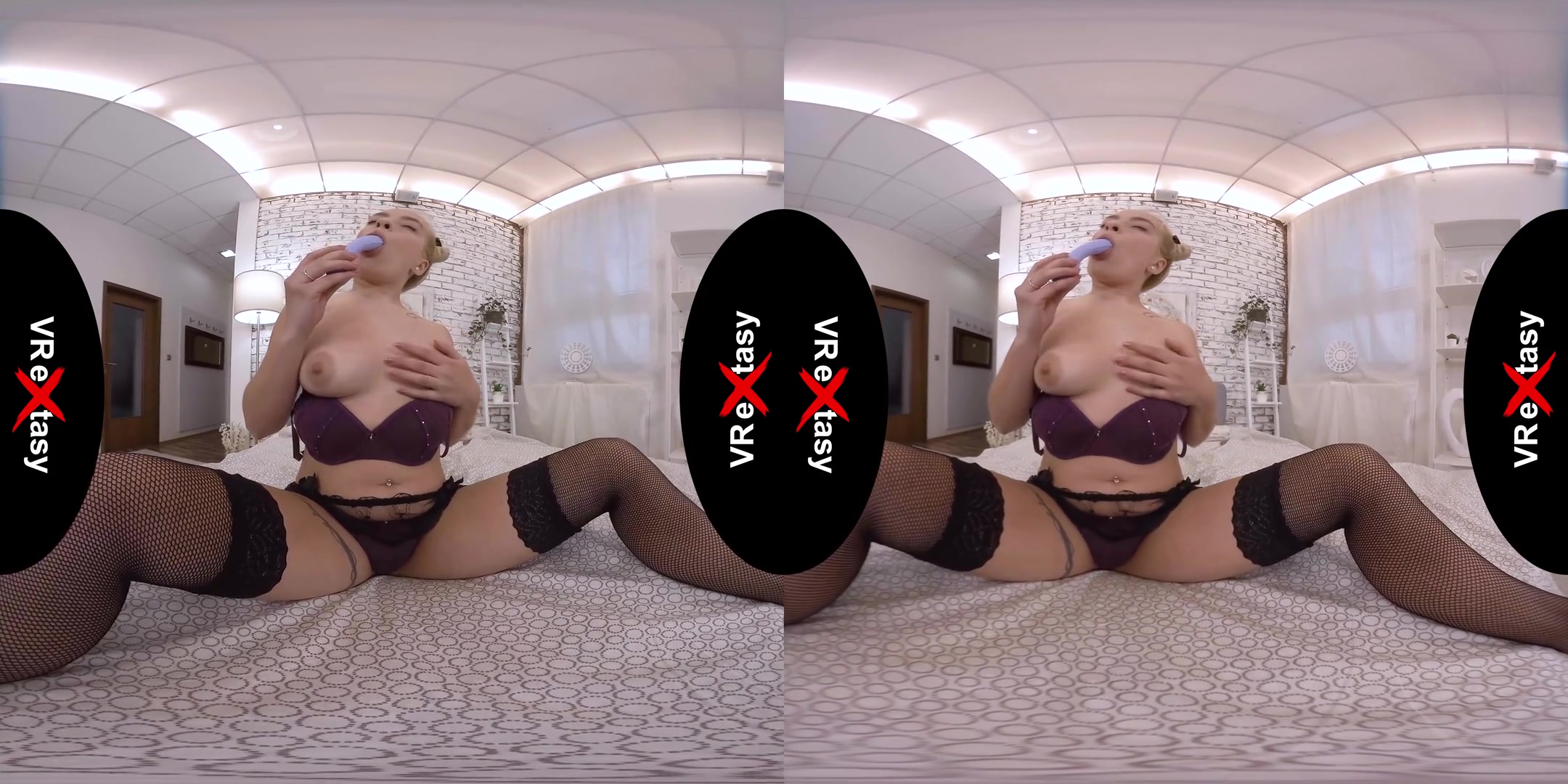 Jessica Diamond - Solo; Voluptuous teen 18+ Playing with her Pussy