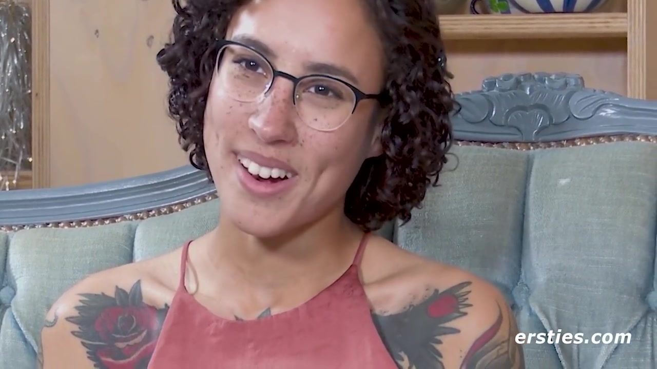 Tattooed Brunette Gets Off With A Dildo