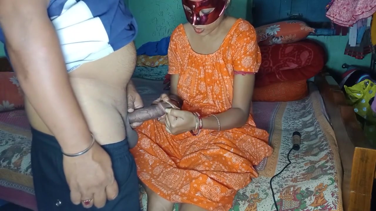 Indian Bengali Pinki .ajj Bete Ne Condom Lagake Maa Ko Choda Bahut Jor Jor Se