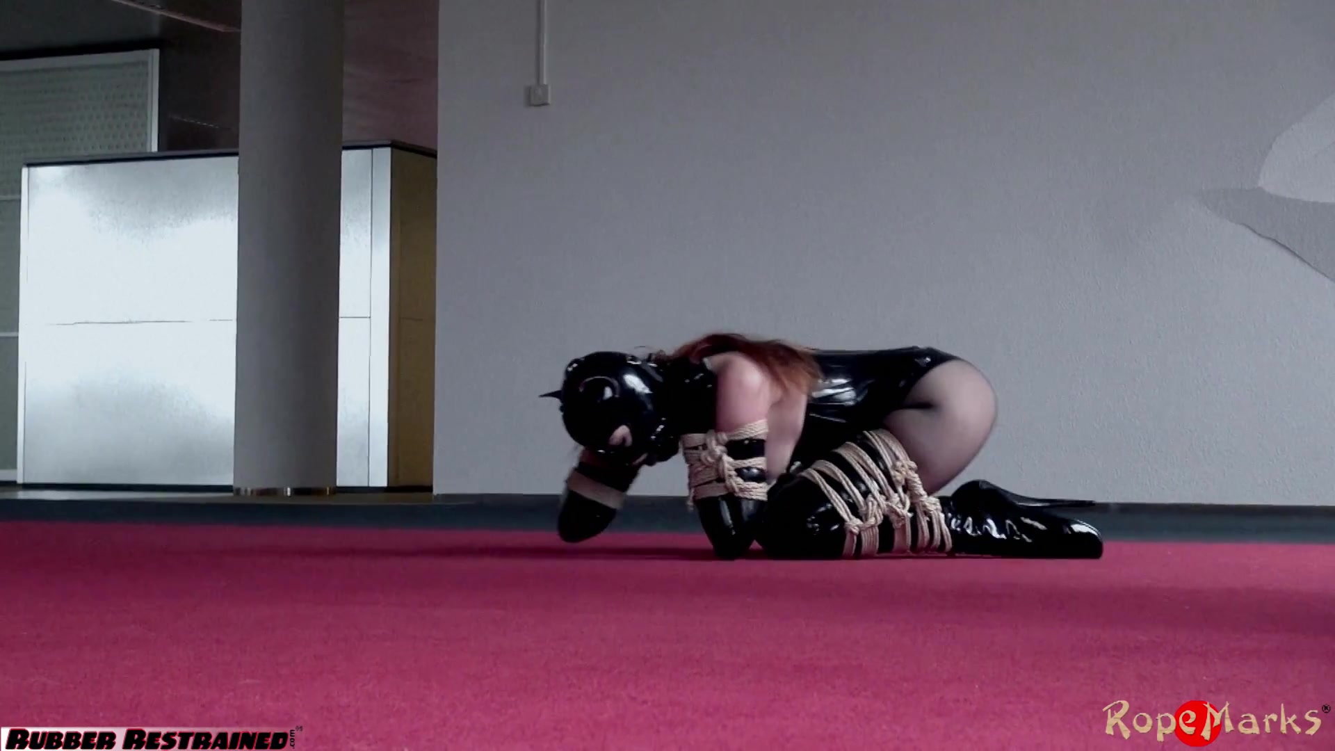Rubber Kinbaku Kitten - Video