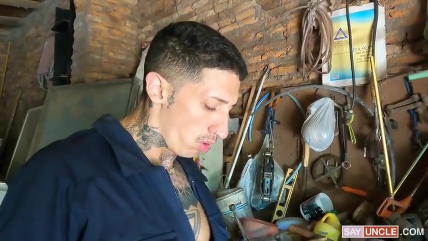 Pidiendo Ayuda Al Mecanico