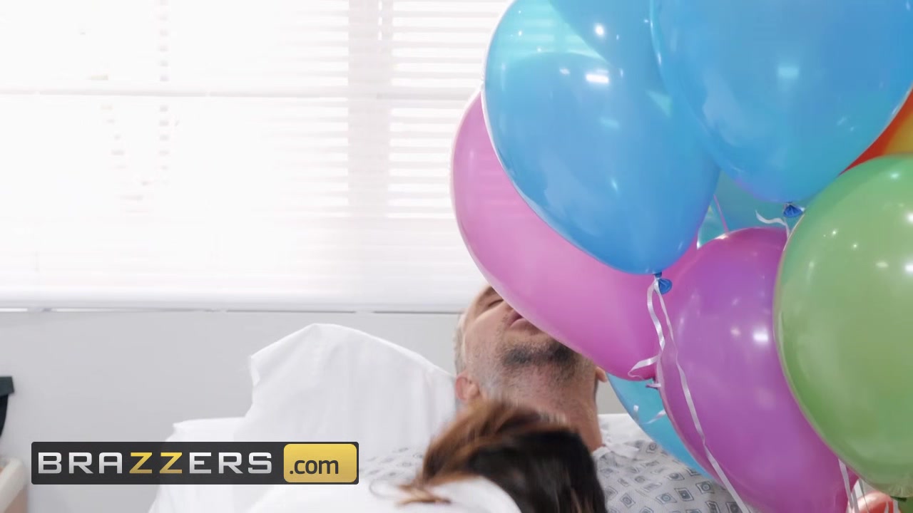 Brazzers - Doctors Adventure - Alexis Fawx Keiran Lee - Fuck the Pain Away