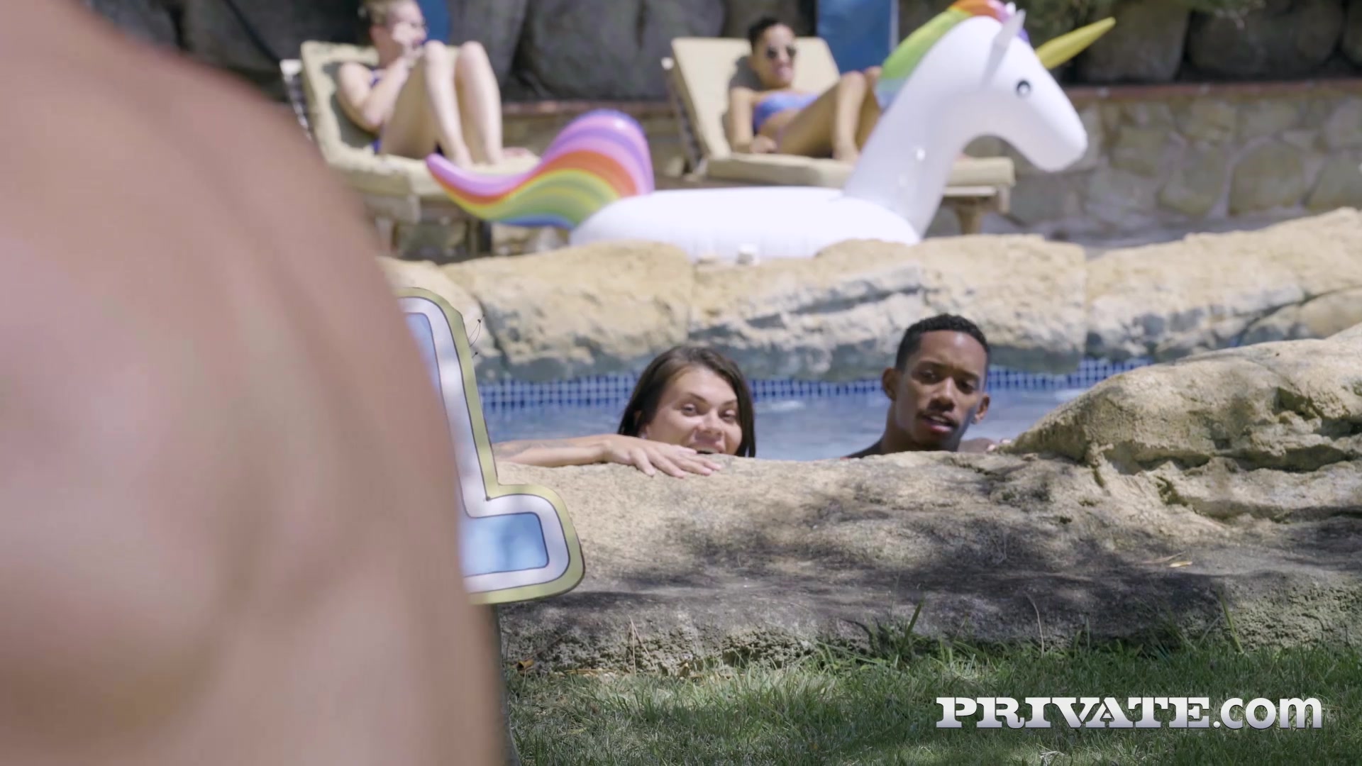 Sicilia, doesn't remove her bikini to fuck at the pool party - Private