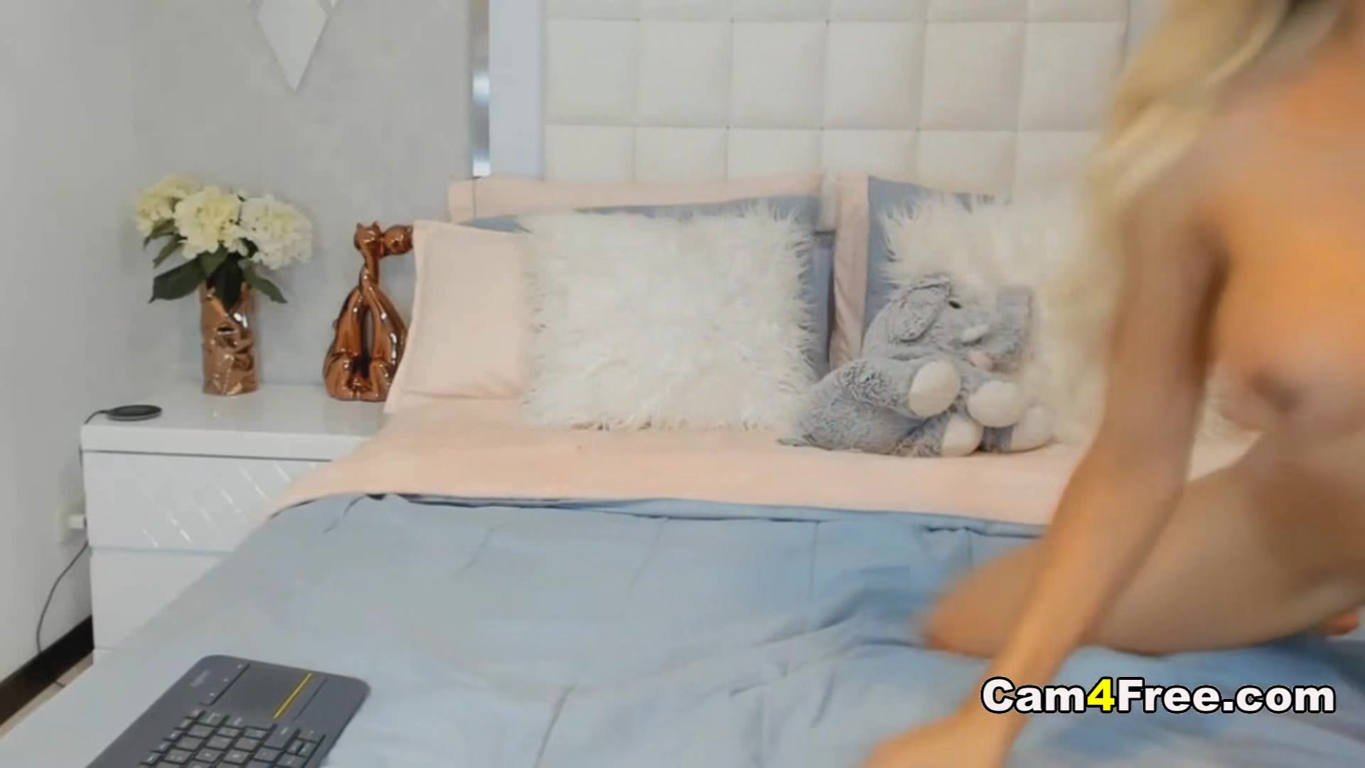 Blonde Bombshell Fucks Her Pussy