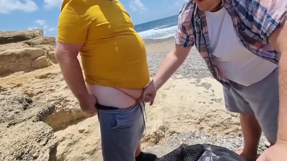 Wanking On The Beach 5 Min