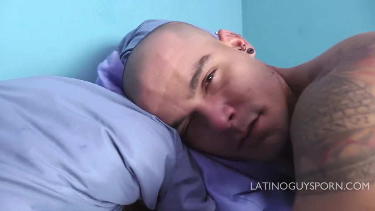 Latino Hot Cuban Guy - LatinoGuysPorn