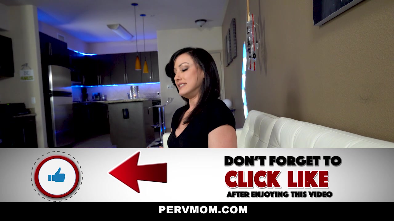 Jennifer White in Stepmom Pussy Or Bust - Pervmom