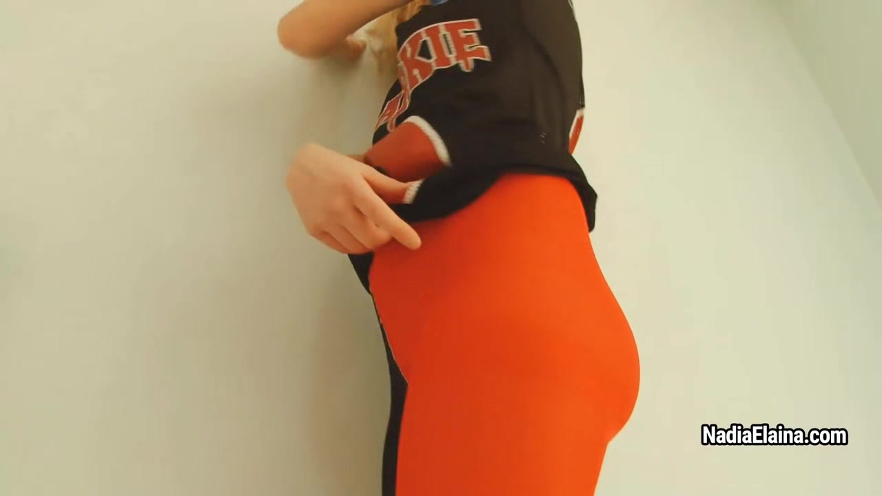 NadiaElaina - Nadia Elaina Sniff My Pantyhose