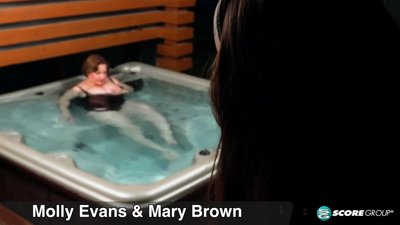 Molly Evans & Mary Brown: Hot Tub Girlfriends