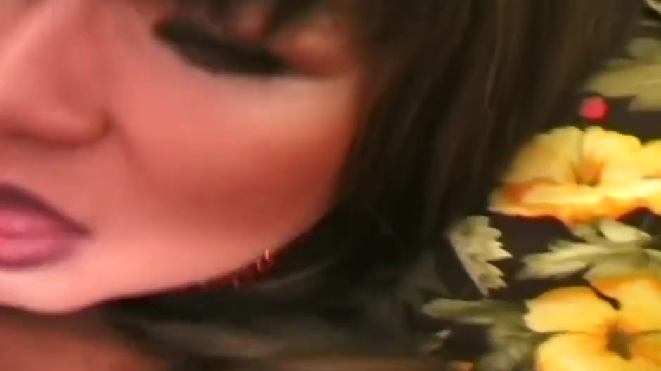 Flirtatious Tranny With A Big Juicy Arse Gettin - 1080p