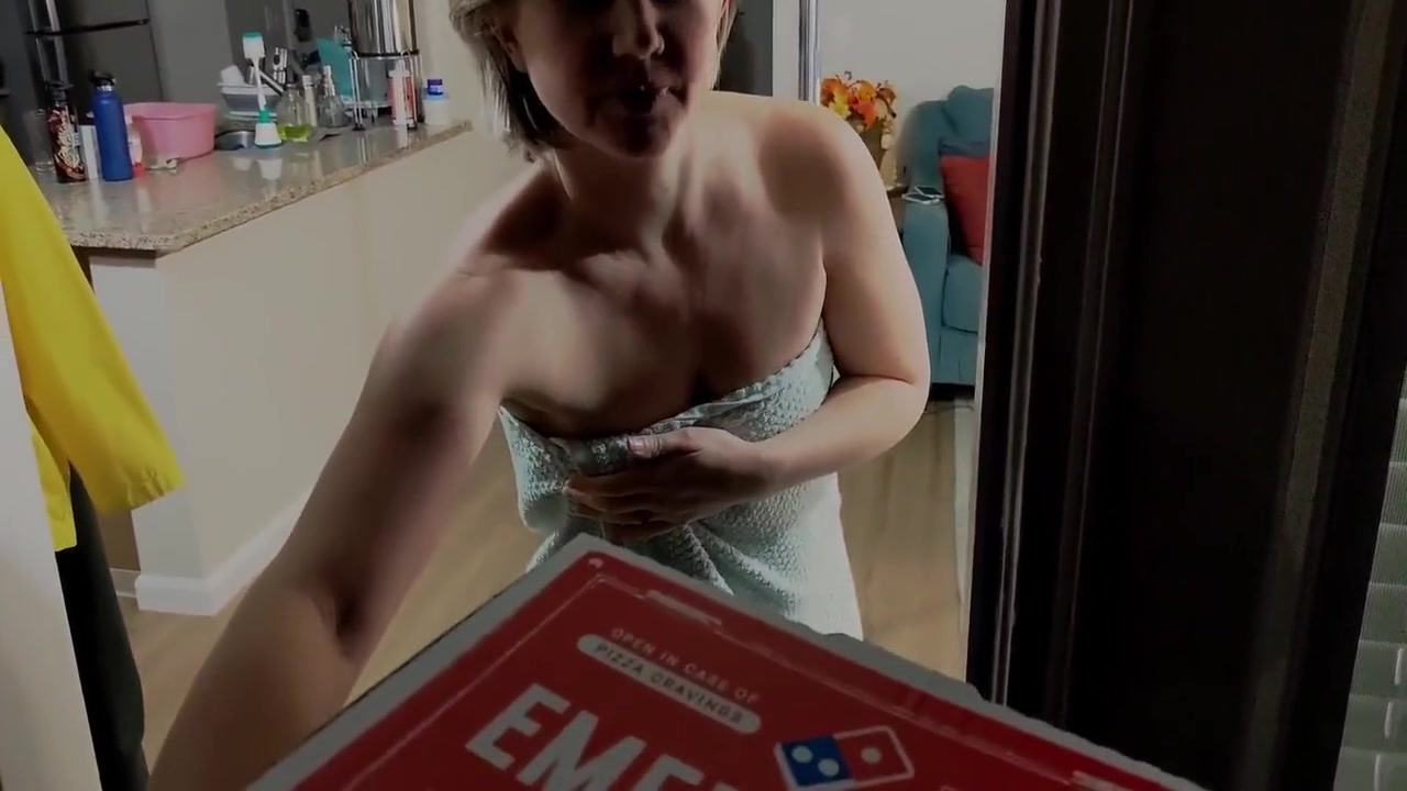 Sucking Off Pizza Delivery Guy