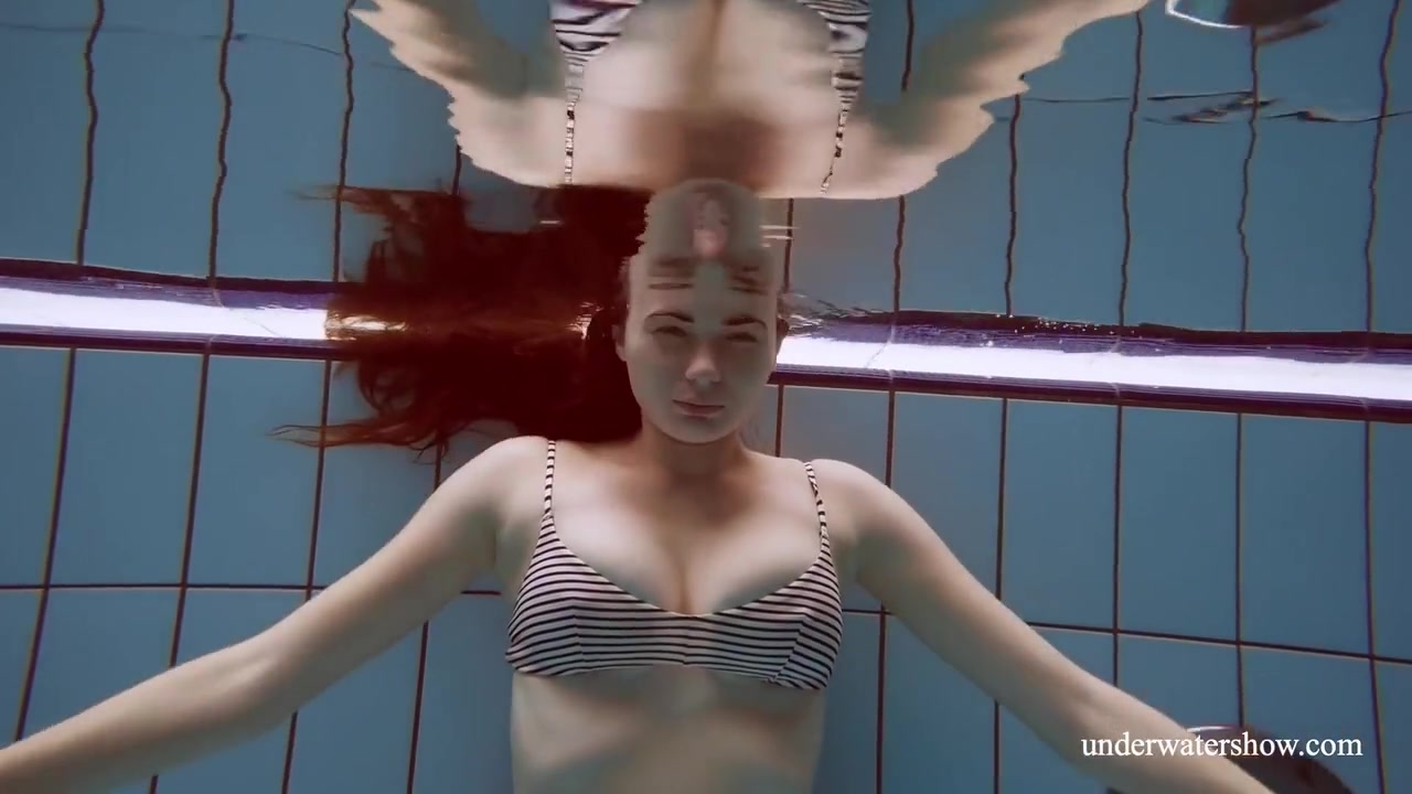 Hottest Chick In Open Swimming Pool Completely