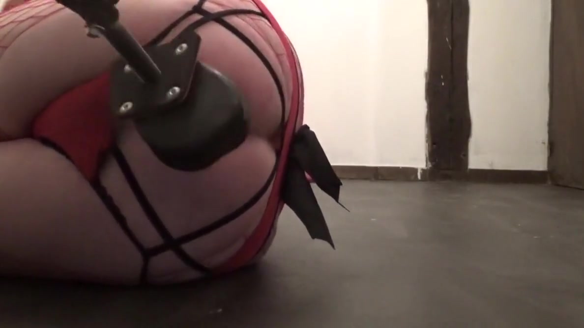 Crossdresser with fucking machine