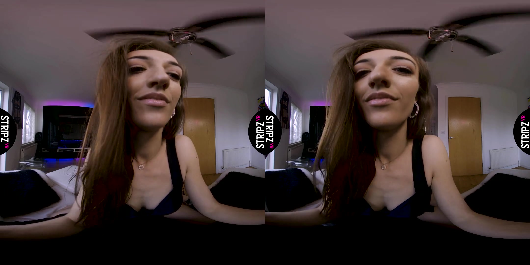 Stripz For Tips! - SexLikeReal