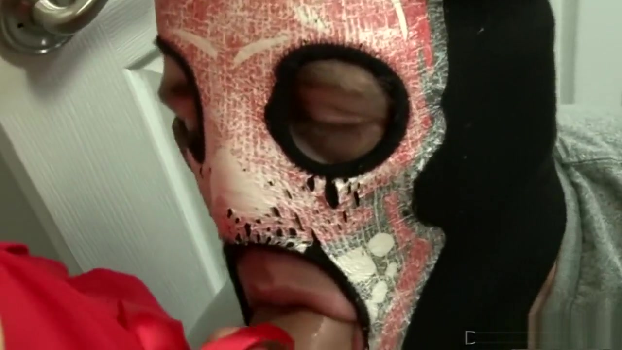 Isabella Sorrenti Vs Masked man
