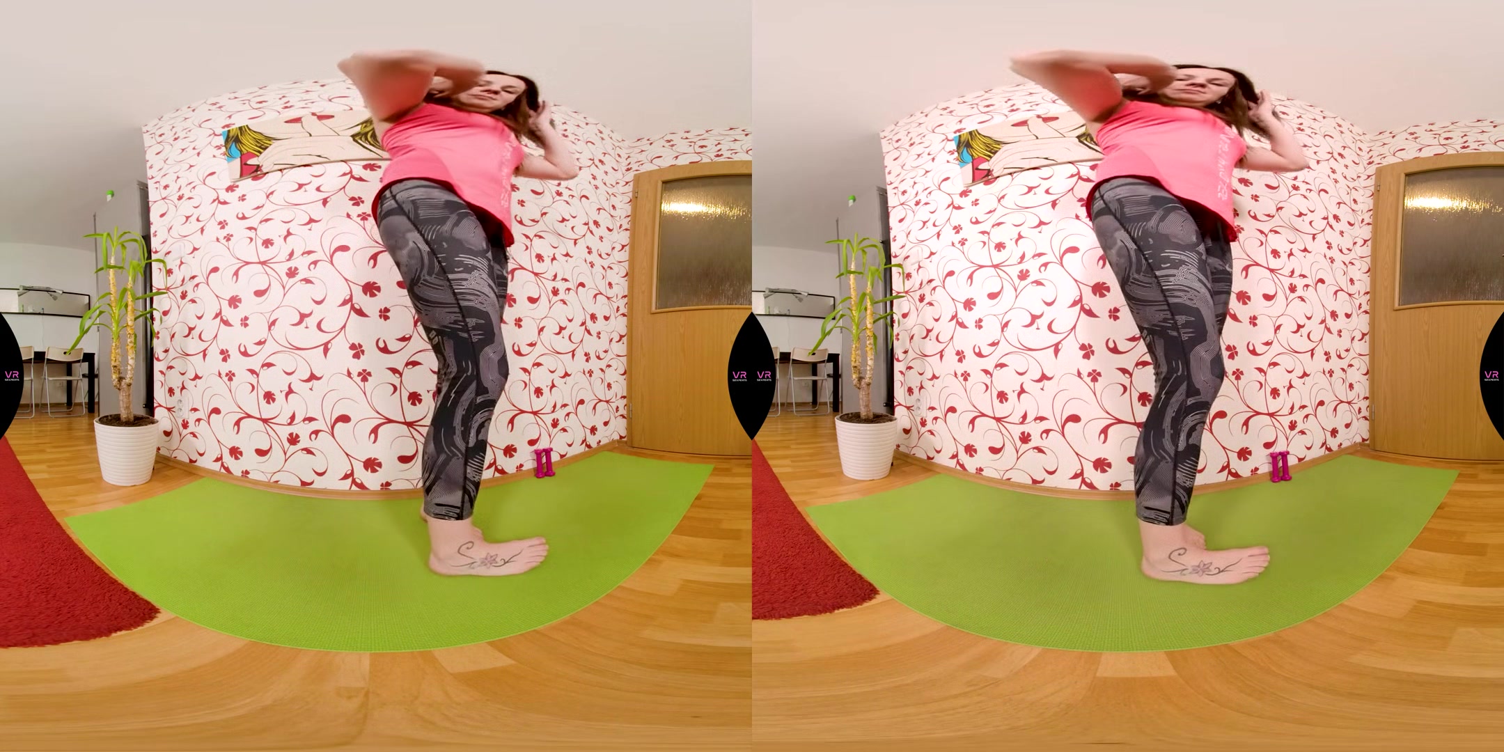 Amateur Girl Masturbates While Doing Yoga - Fit Babe Solo with Toy