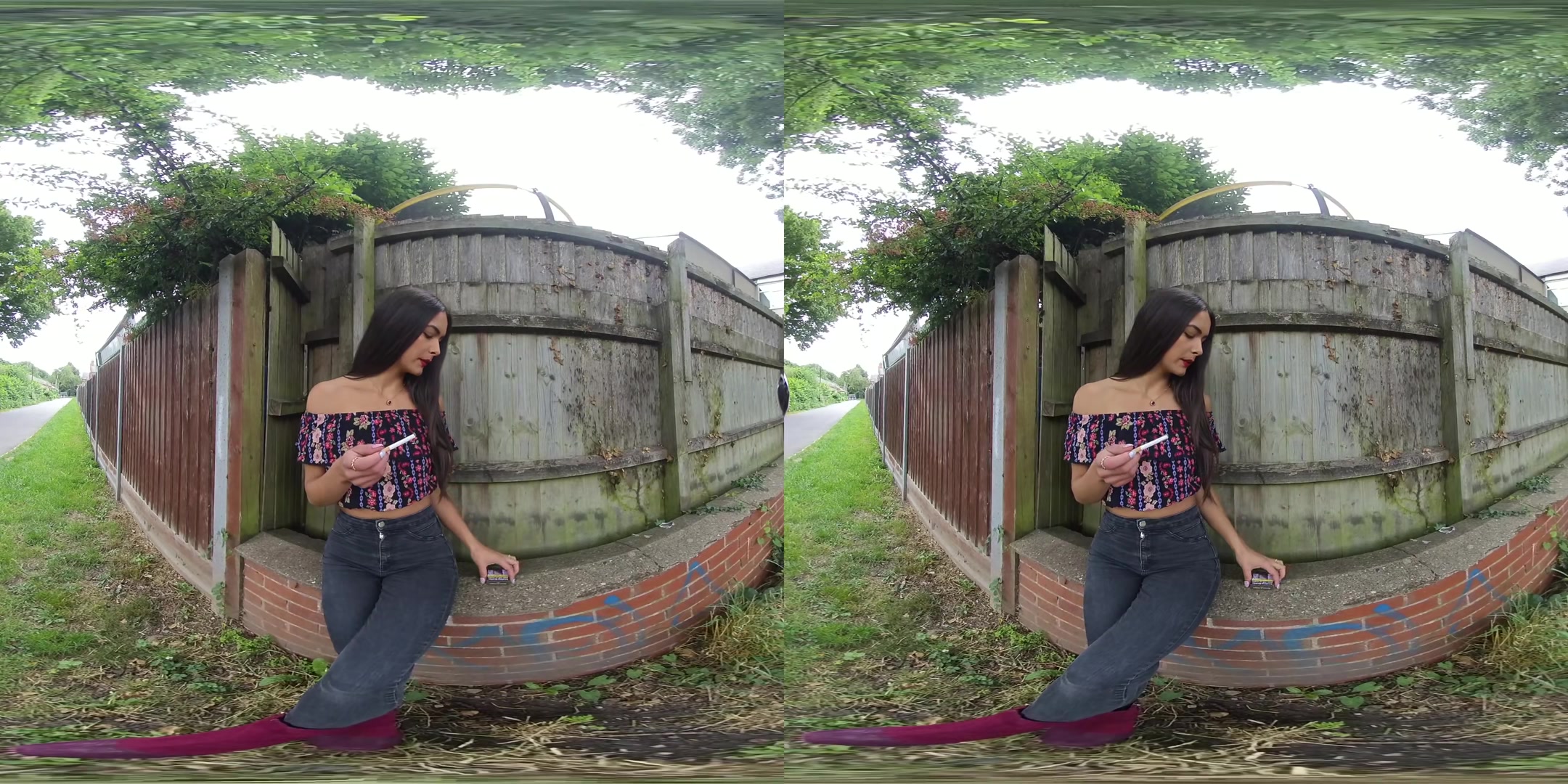 Kim Model - Dark Jeans - VRSmokers