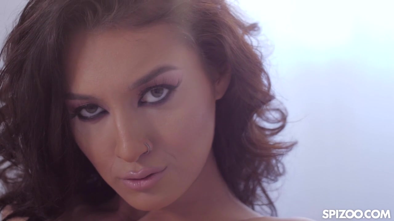 Wake Up Sex With Hot Brunette Bella Rolland - Spizoo