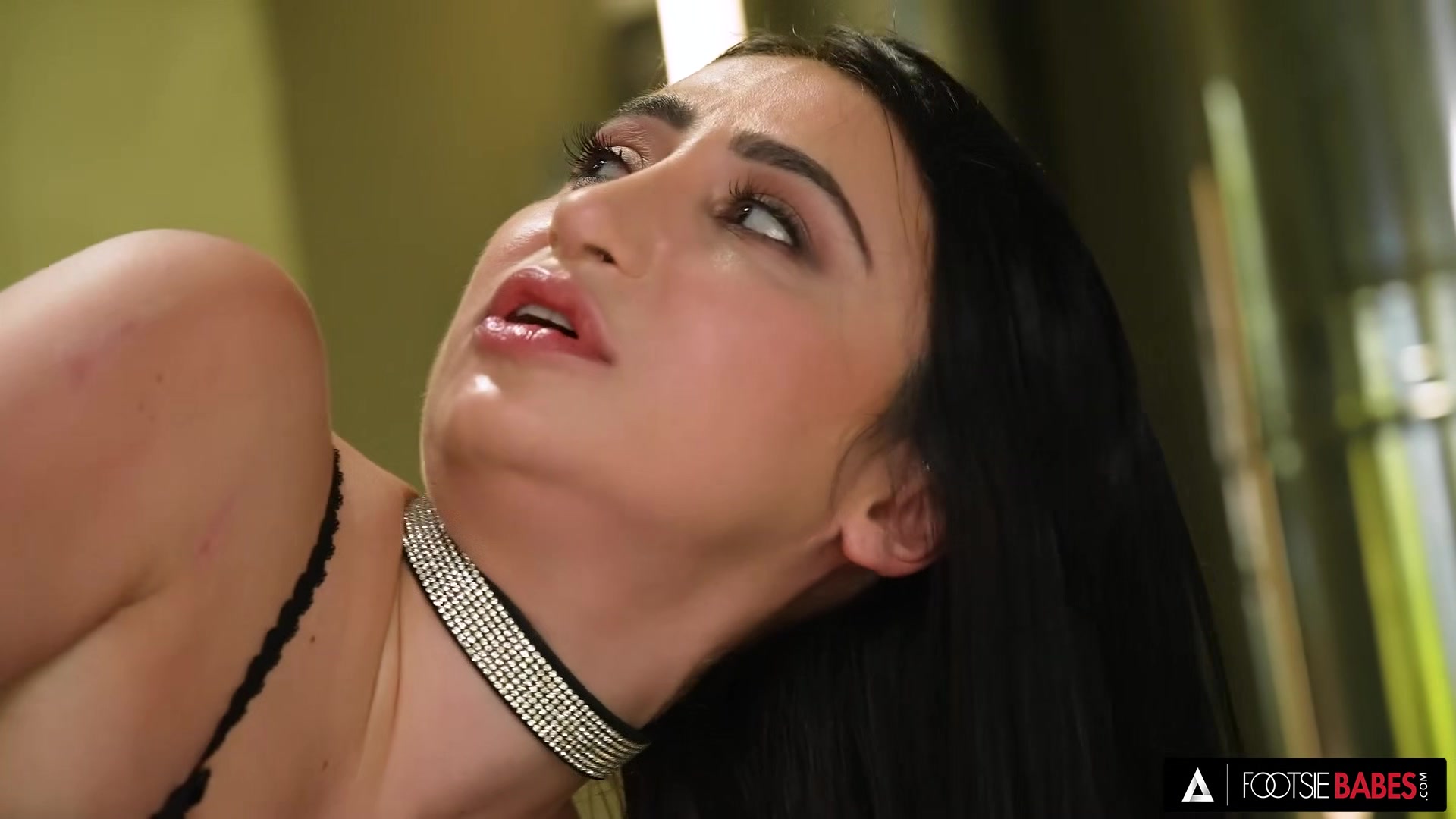 FOOTSIE BABES - Gorgeous Didi Zerati Gets Her Ass Fucked Hard By Foot Lover