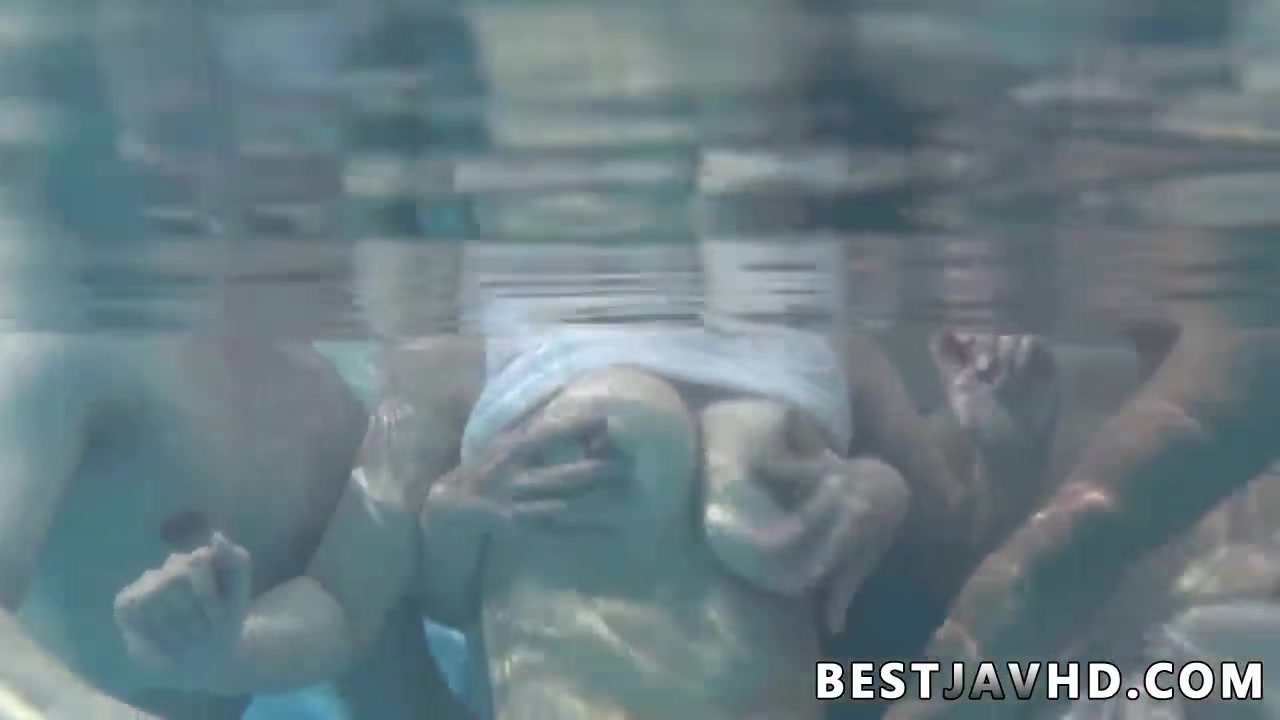 Suzuna Komiya, the naughty Asian bitch, gives the hottest bj by the pool in the hottest JAV!