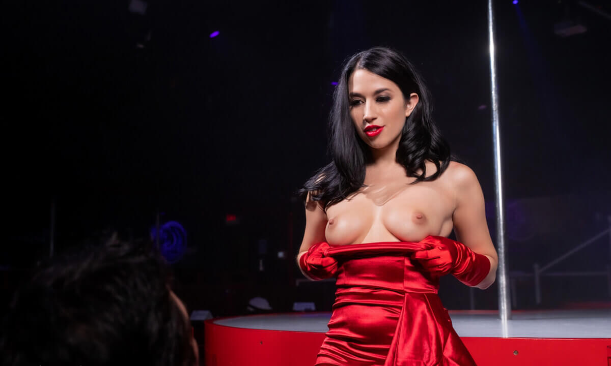 What Happens In Vegas - Fucking a Hot Brunette In the Club