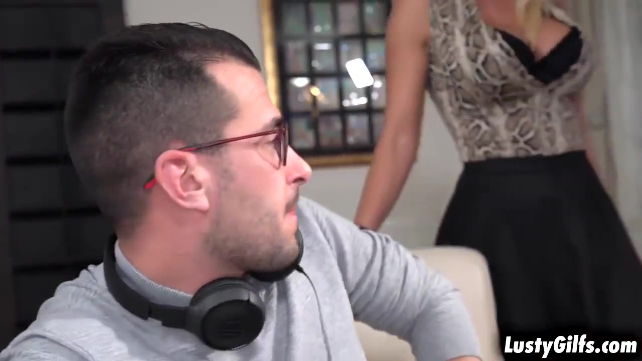 Craving For Young Dick And Takes In Her - Tiffany Rousso