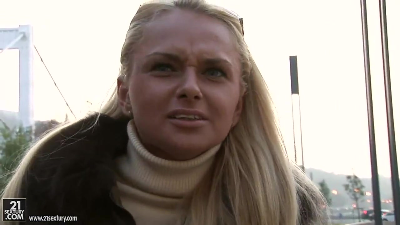 Ivana Sugar poses and demonstrates her secrets in public places