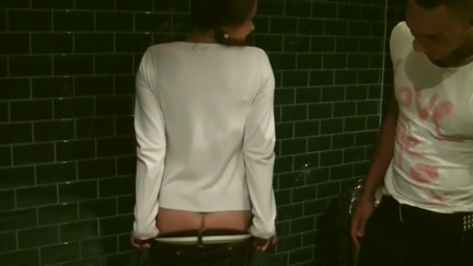 Hot gal does irrumation in front of everybody