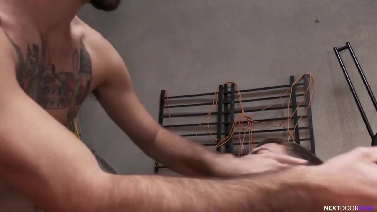 Jock Bareback Ass Fucking - Leeroy Jones And Lee Roy