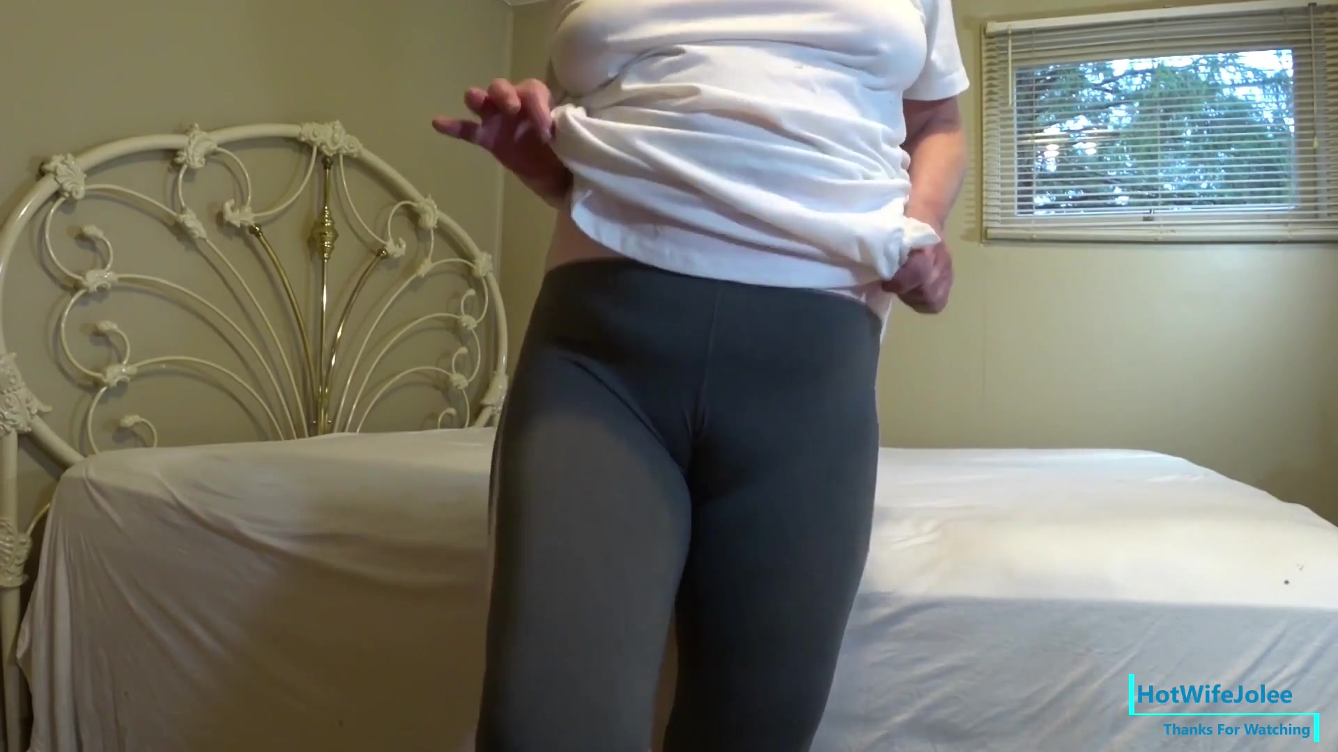 Arse Camel Toe In Tight Yoga Pants - CougarBabeJolee