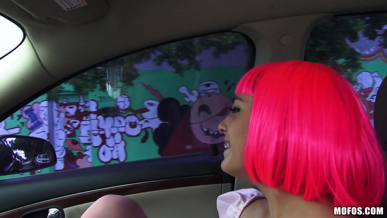 Natalie Monroe in Cosplaying Chick Sucks Like a Pro - StrandedTeens