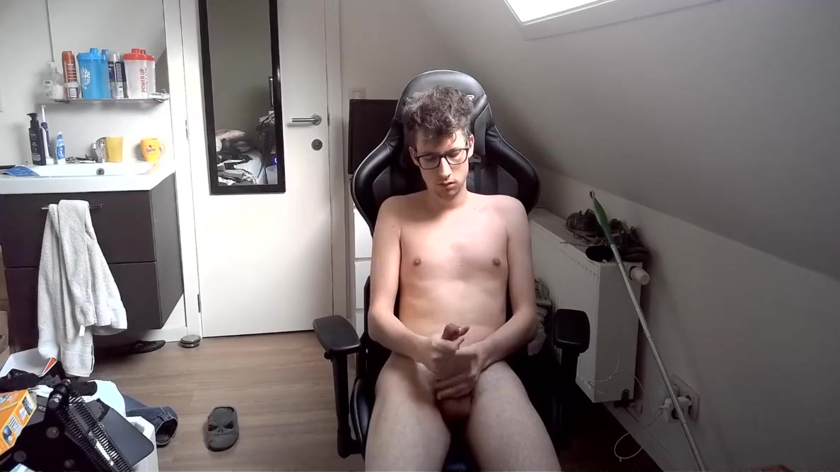 Fag Nozzysi Wanking, Cumming And Eating Cum
