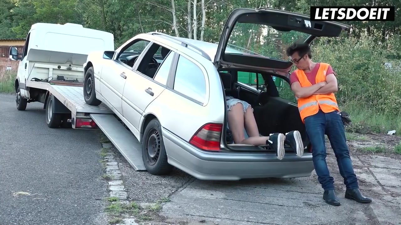 Francys Belle In Is Down For Some Hard Fuck With Big Dick Mechanic