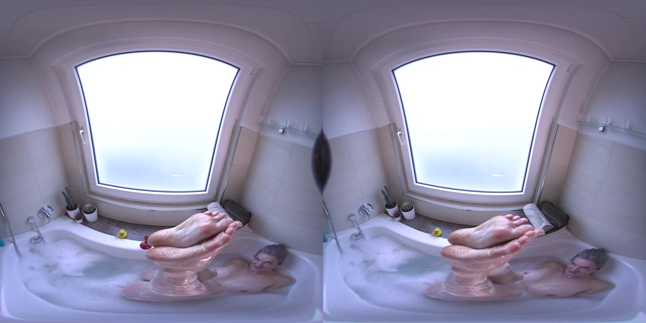 Play In The Bath - Sabdeluxe - Vr Porn Video