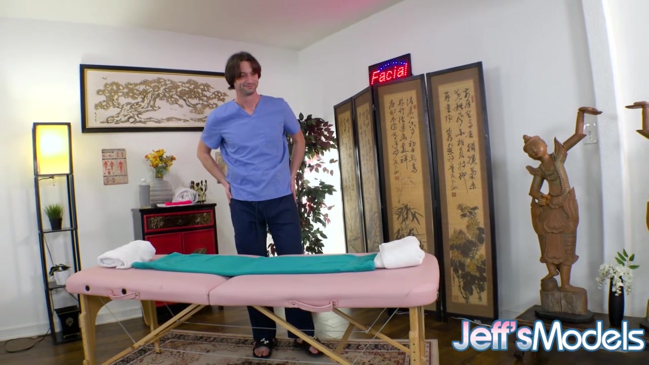 Colossal Fatty Crystal Blue Rewards The Gifted Masseur with a Blowjob