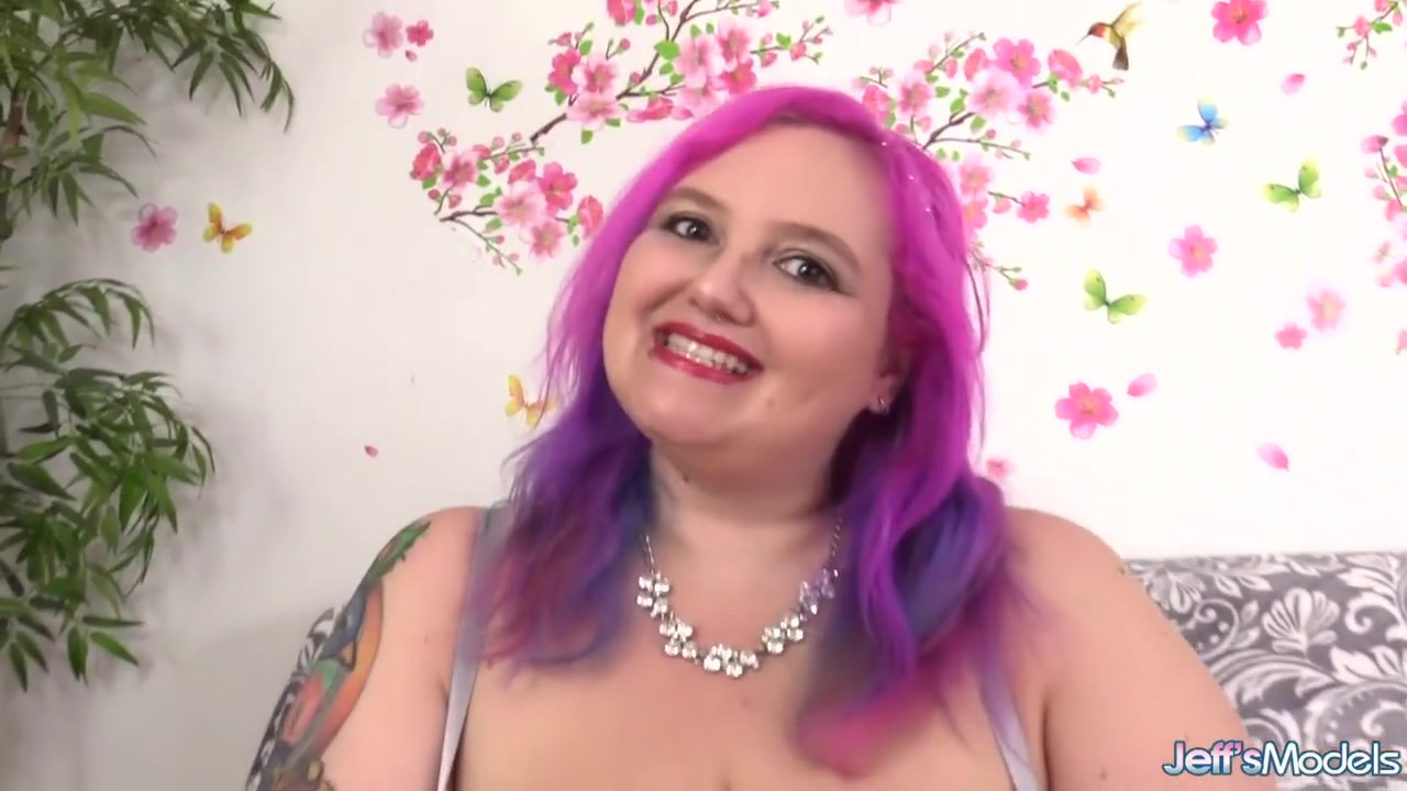 Chubby Trollop Sara Star Gets Herself Off Bigtime with a Fucking Machine