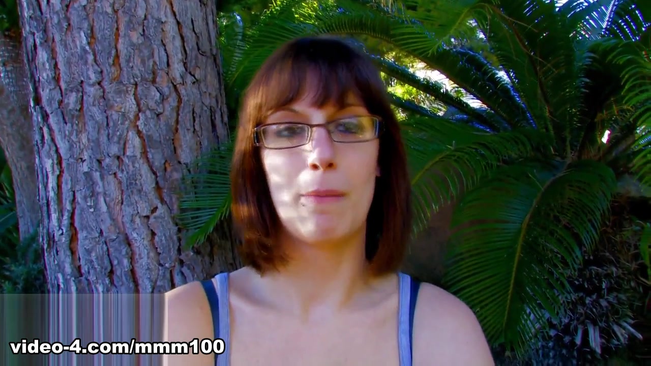 Lola Vinci in Video Interview Porno With Lola Vinci - MMM100