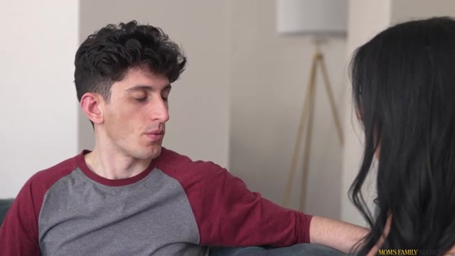 Attached To My Stepmom - S1:E9 - Momlover