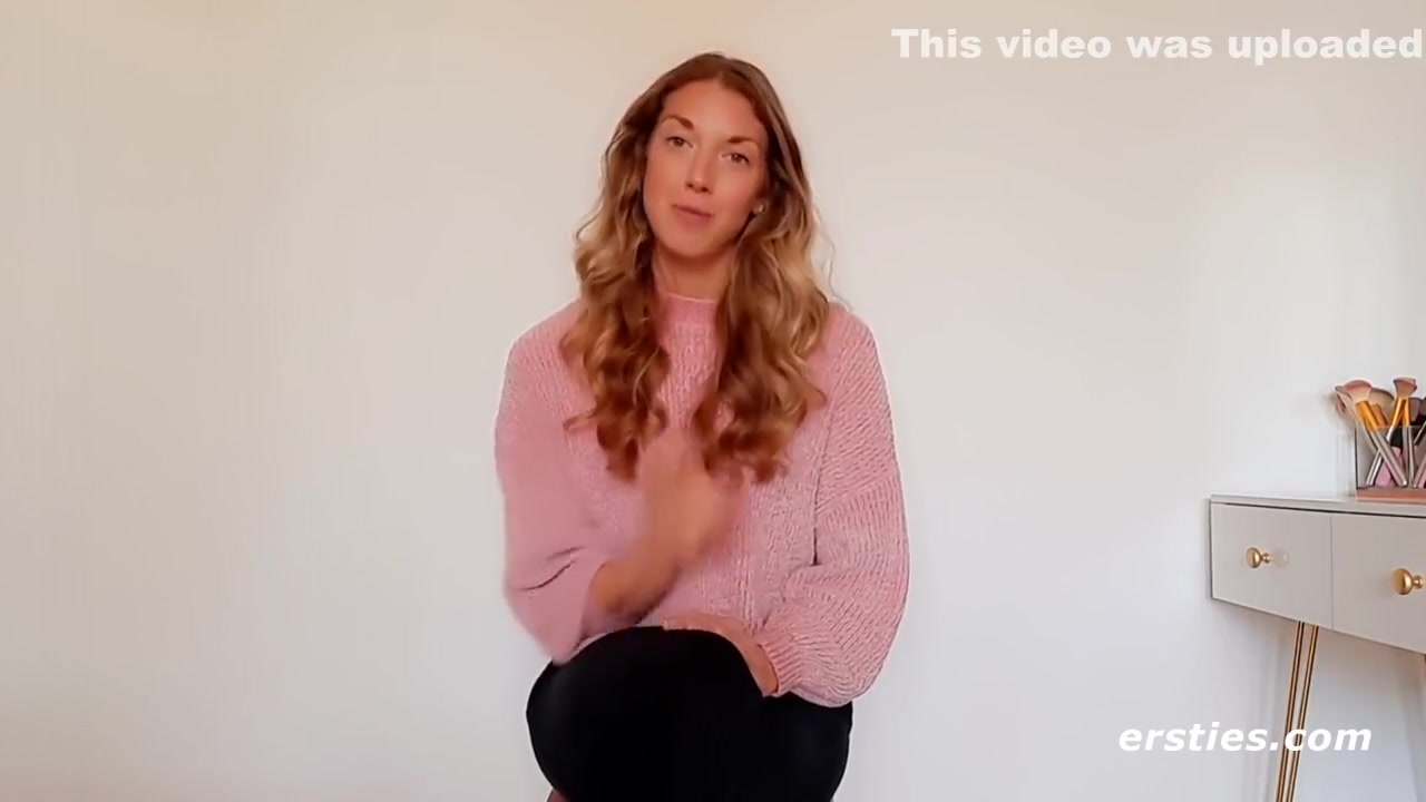 Sexy Babe Lana Uses A Magic Wand
