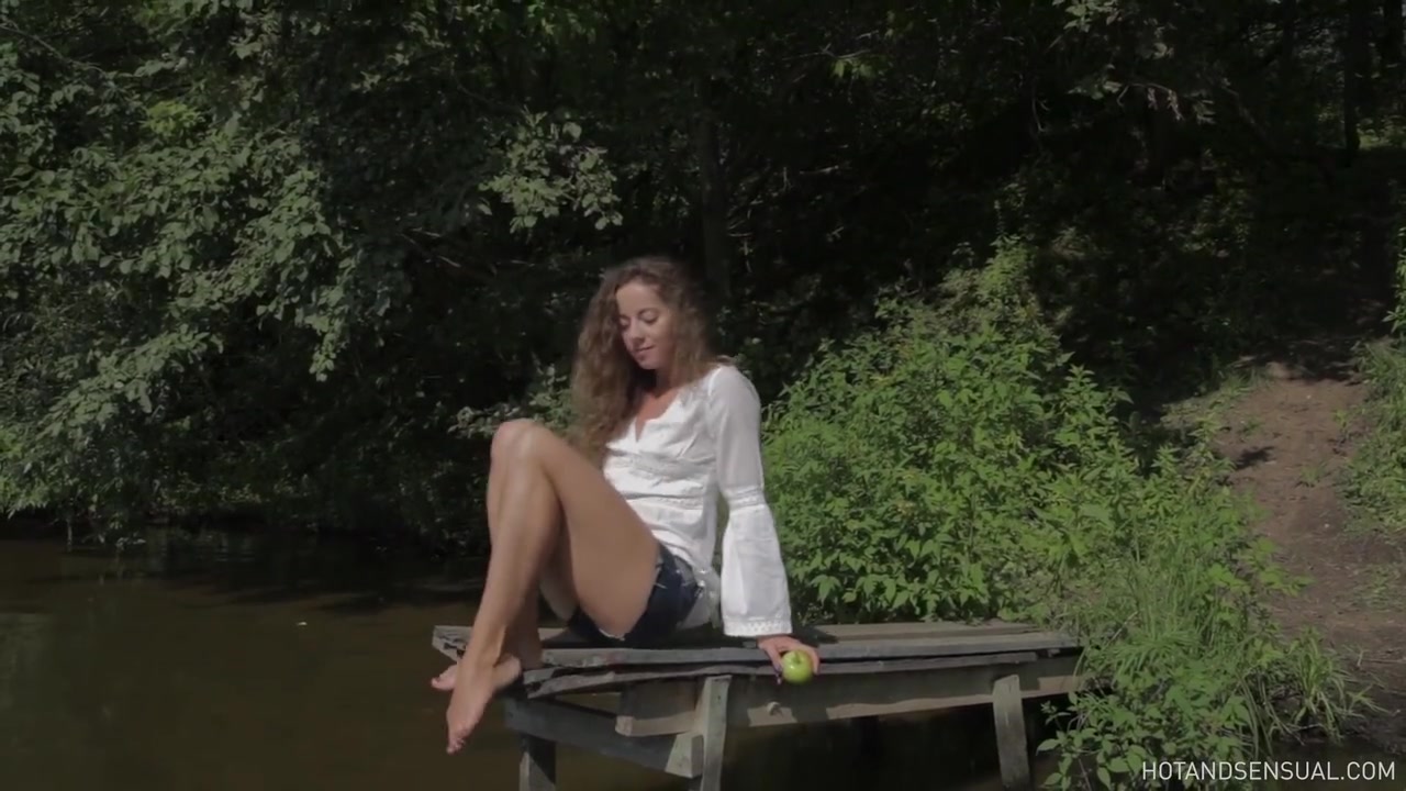 Sexy Curly Hair Girl Tight Jean Shorts Tease And Wet Shirt Boobs Showing