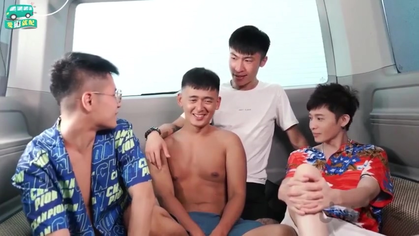 Taiwanese Fuck In A Van Near Beach