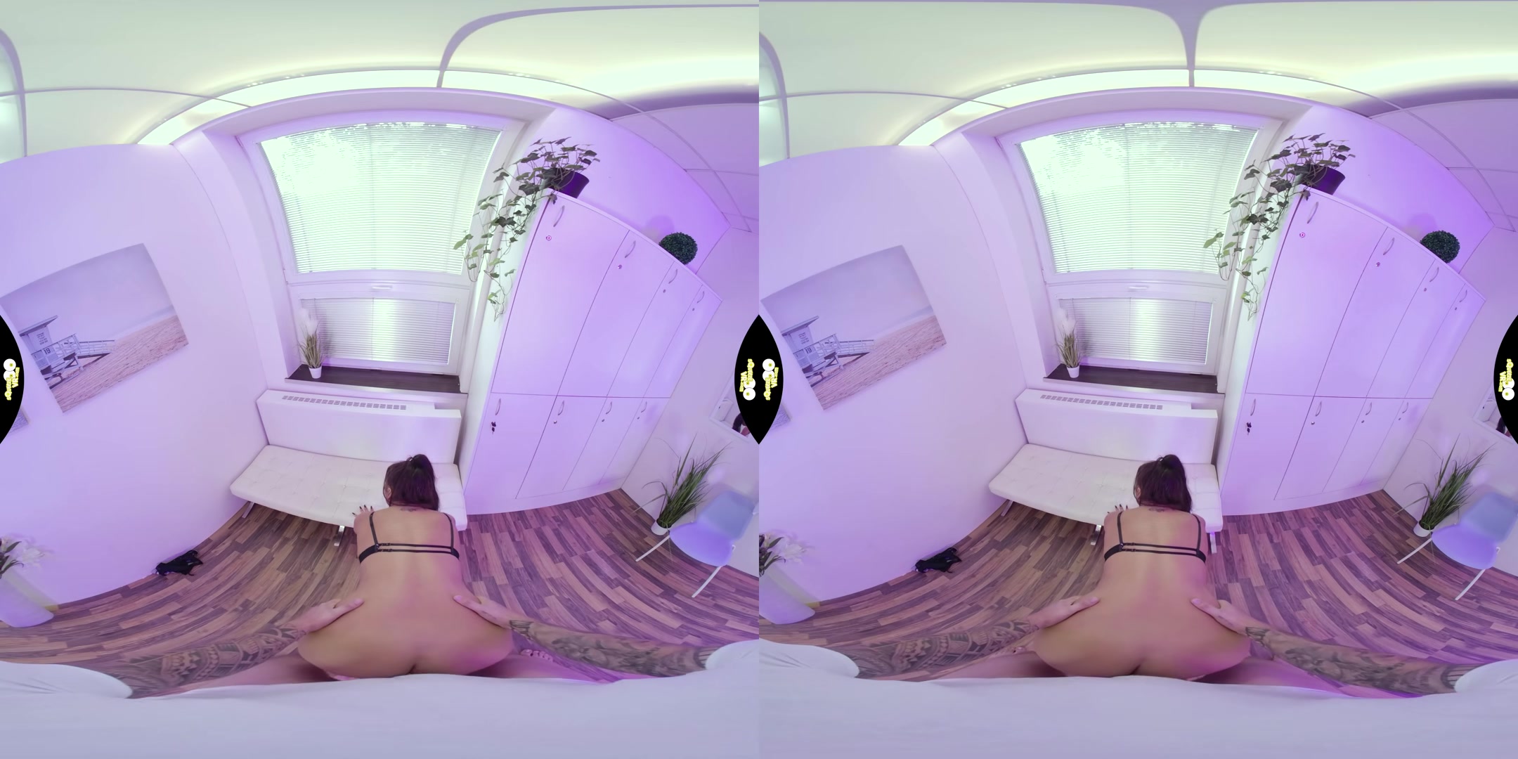 Naughty Locker Room - SqueezeVR