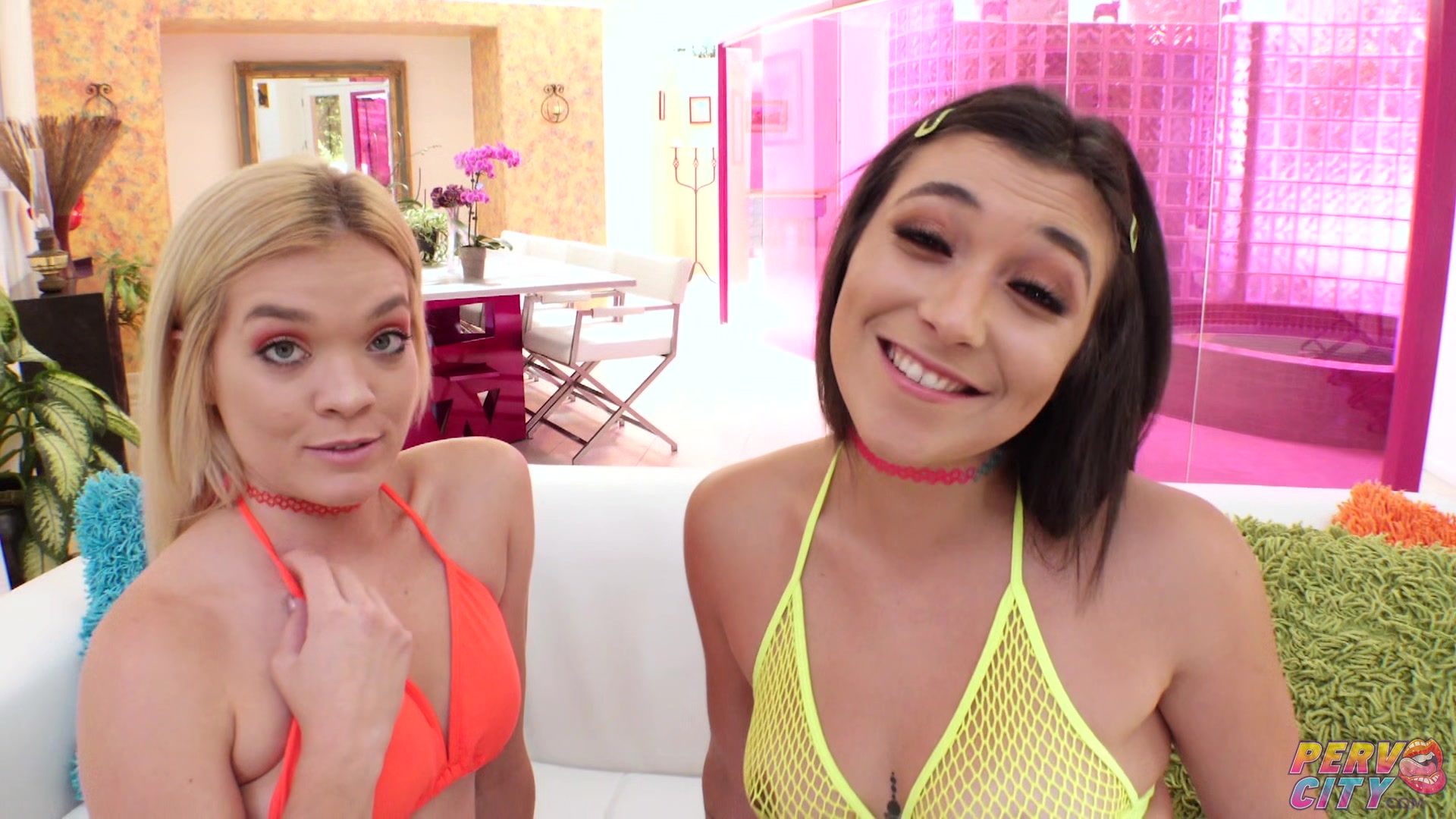 Best Friends Masturbate Together