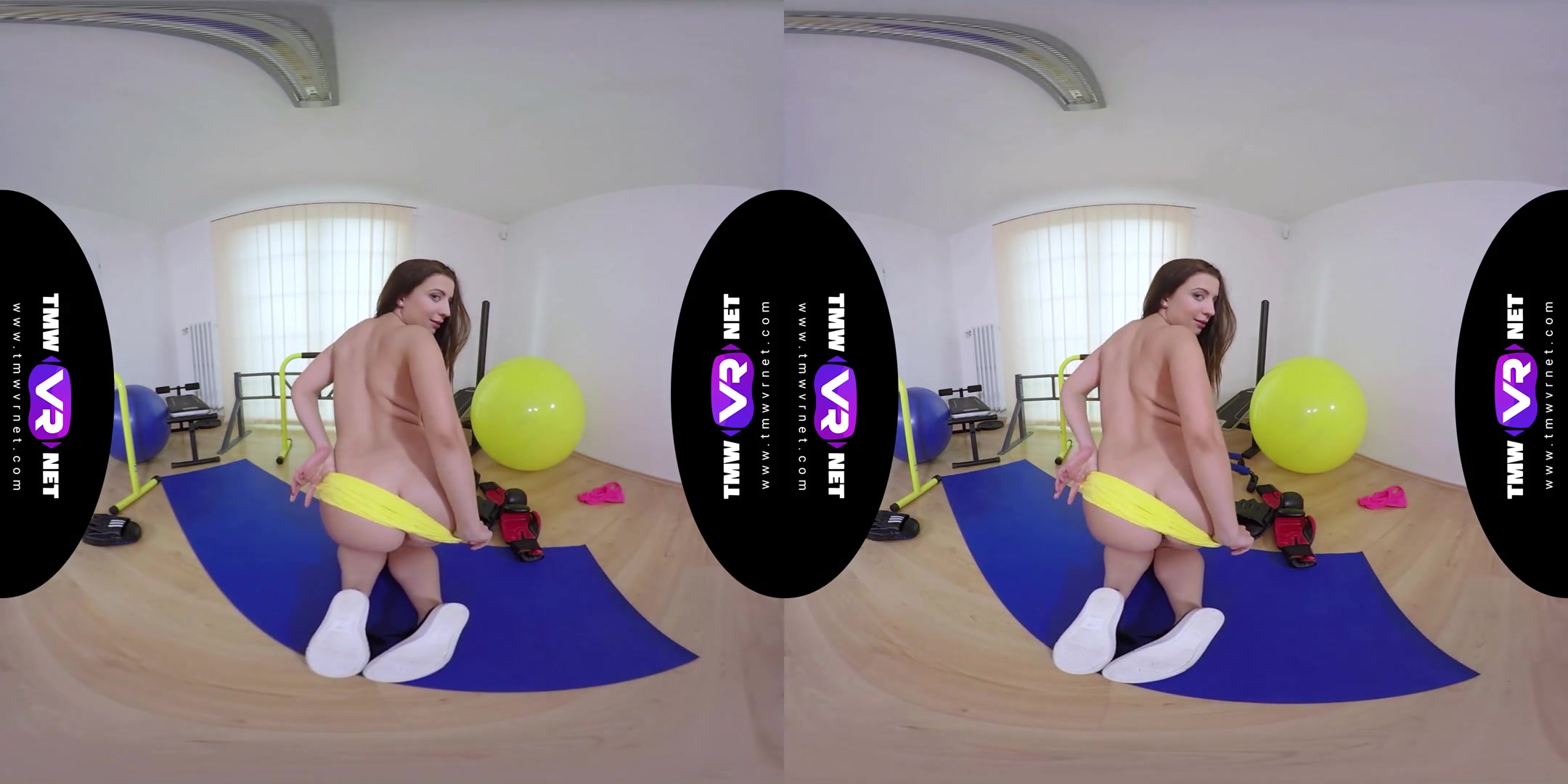 Therese Bizarre in Sexy Fitness Enthusiast Shows More Of A Slim Body - TmwVRNet