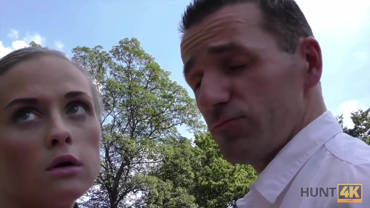 HUNT4K. La raccolta intelligente nel parco provoca il sesso con la bellezza degli adolescenti al chiuso