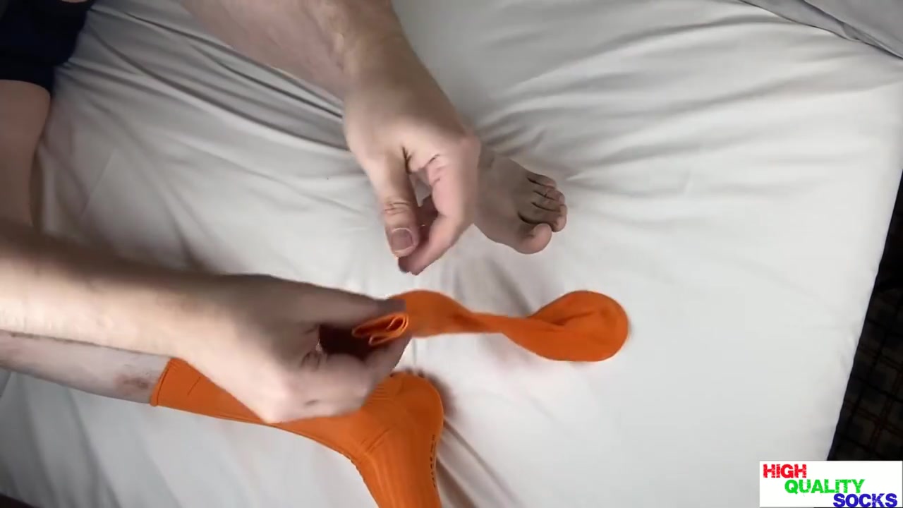 Unpacking Orange Falke Rib-socks Masturbation
