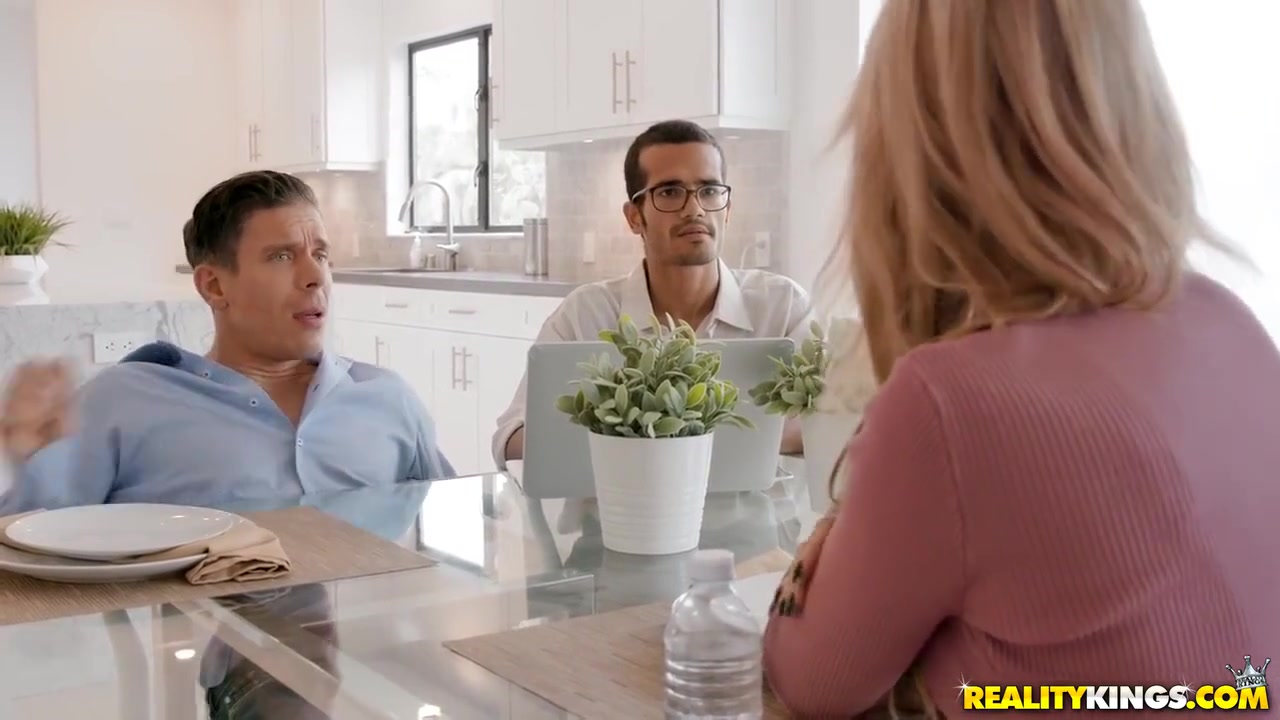 Wants His Attention On Pornhd With Kali Roses