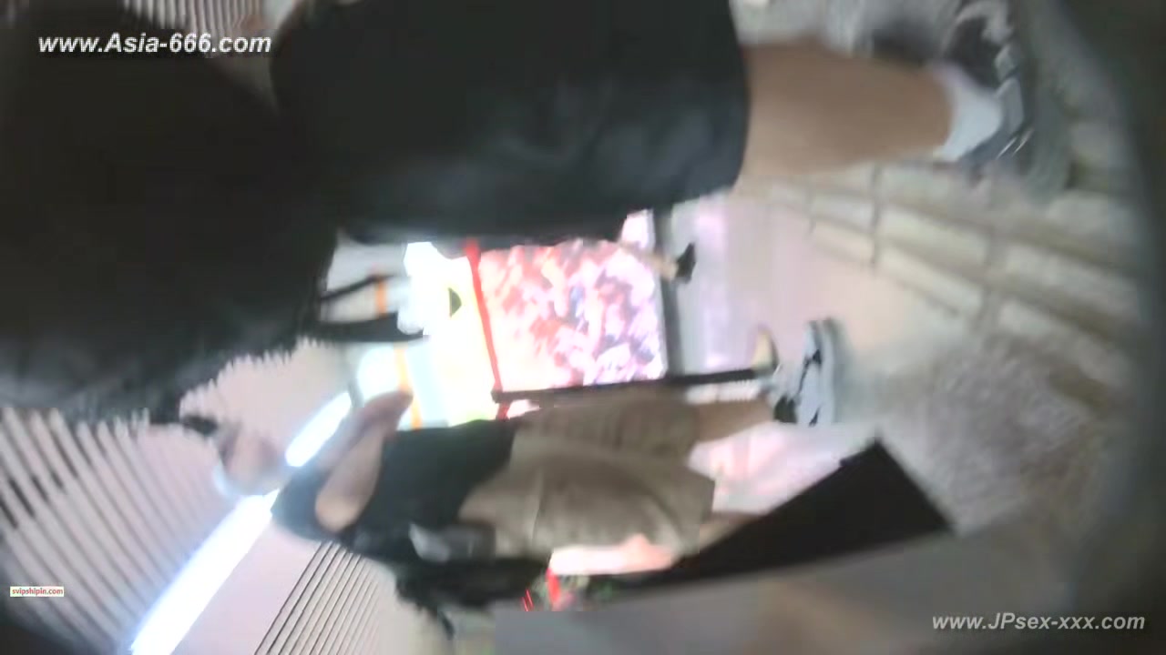 peeping chinese amateur upskirt.113