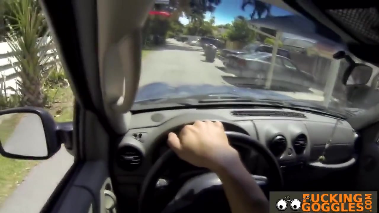 Blonde Gives Pussy For A Ride
