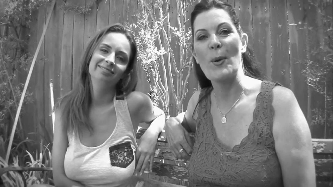 Eat Me Like That: Lesbians Play And Fuck